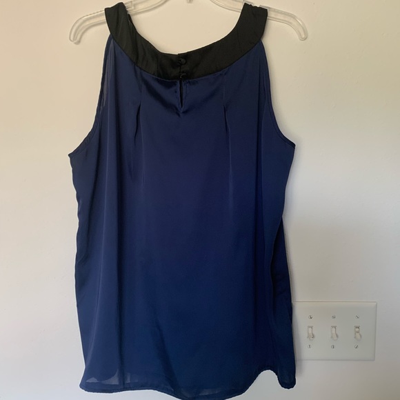 Apostrophe blouse - Picture 3 of 3